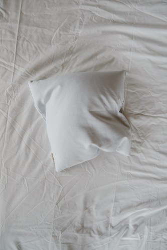 Poduszka Jasiek (łuska gryki) - biała - Everyday Ritu