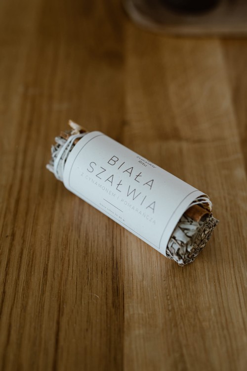 Biała szałwia z cynamonem – Kadzidło (rolka) - Everyday Ritu