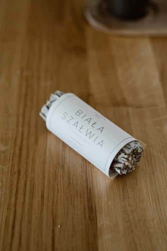 Biała szałwia z cynamonem – Kadzidło (rolka) - Everyday Ritu